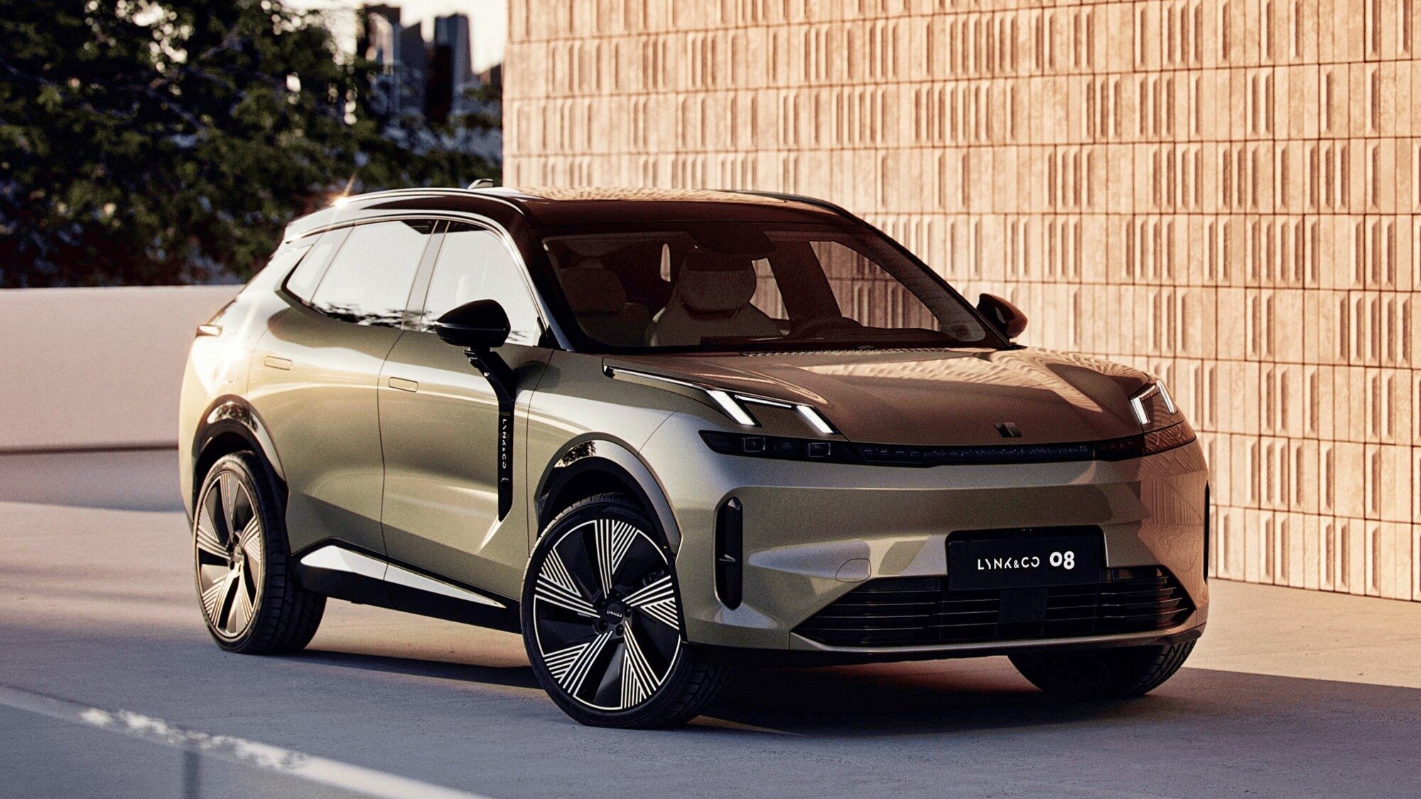 Марка Lynk & Co рассказала о силовой установке кроссовера 08