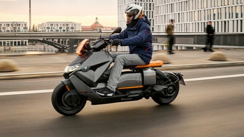 Компания BMW показала бесшумный скутер для города