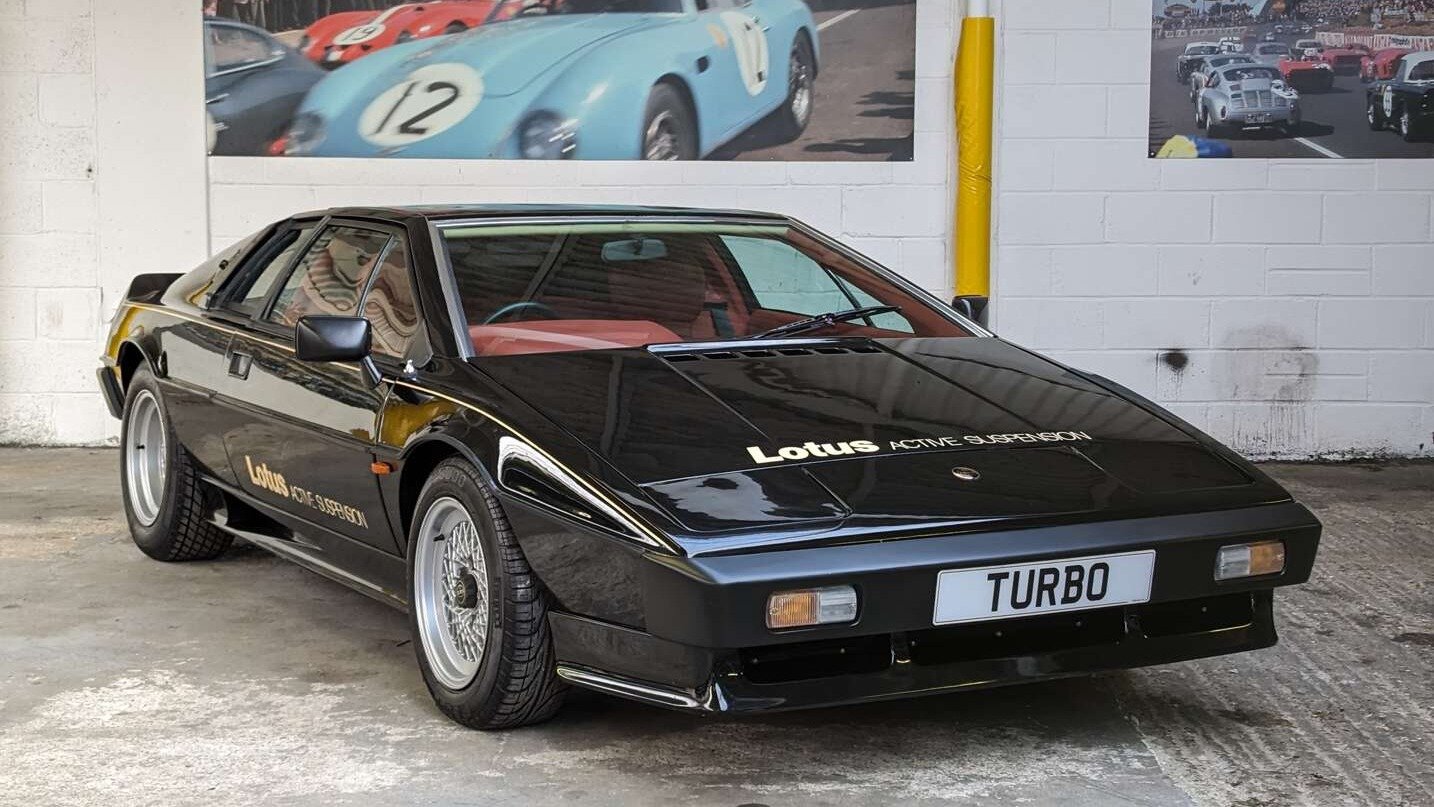 Уникальный прототип Lotus Esprit 1980 года с активной подвеской продадут на аукционе