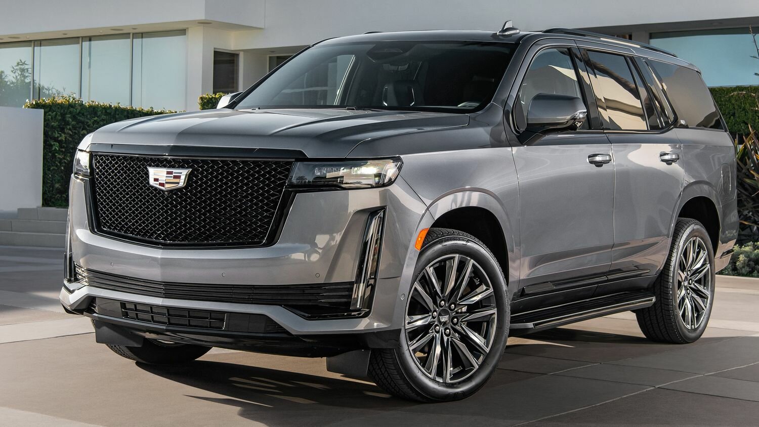 Стала известна цена самого дорогого Cadillac Escalade для России