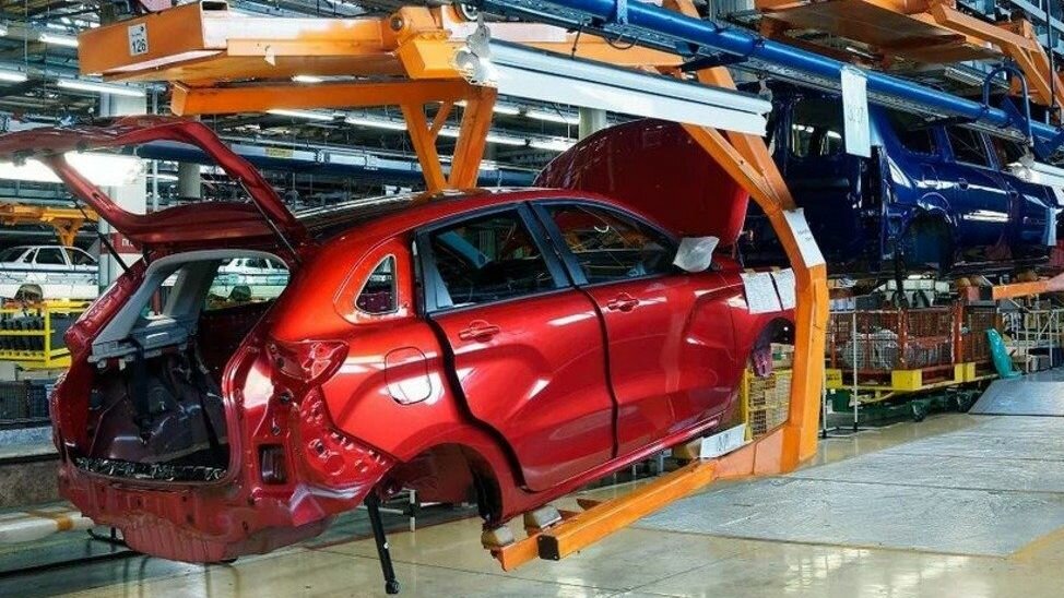 АвтоВАЗ снова приостановил конвейер