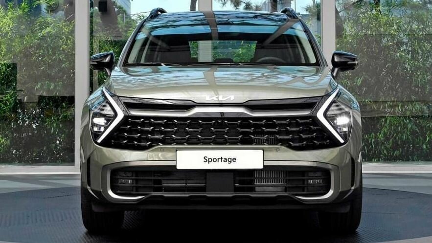 Салон дешёвых версий нового Kia Sportage показали на фотографиях
