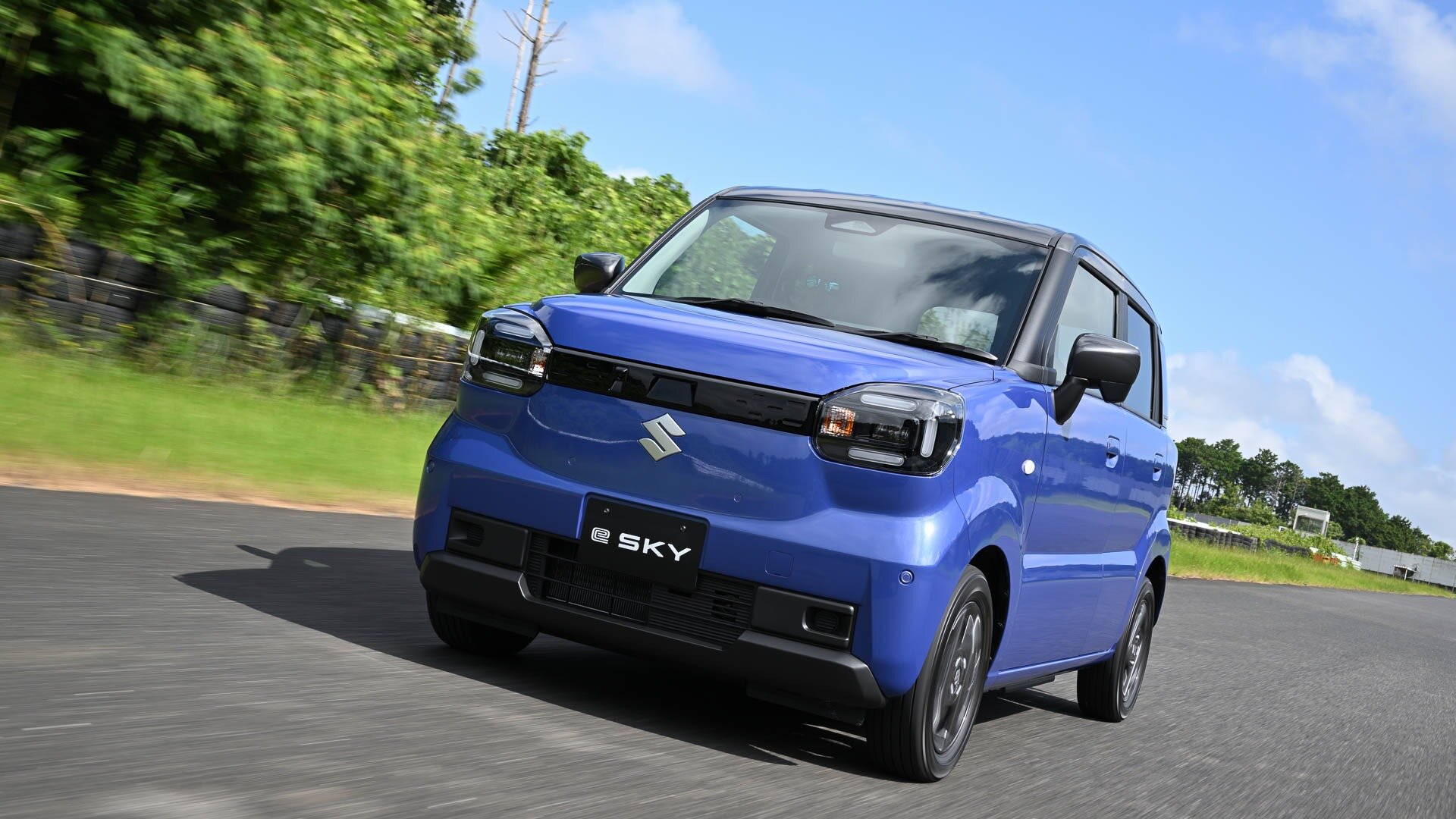 Suzuki представила первый электрический кей-кар e SKY