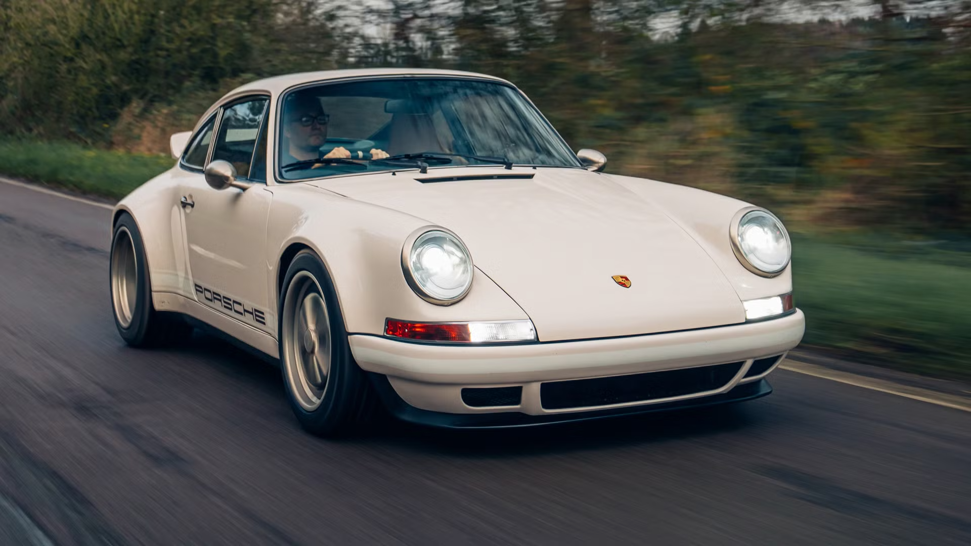 Рестомод Porsche 911 из 1990-х оказался круче современного 911 GT3 RS