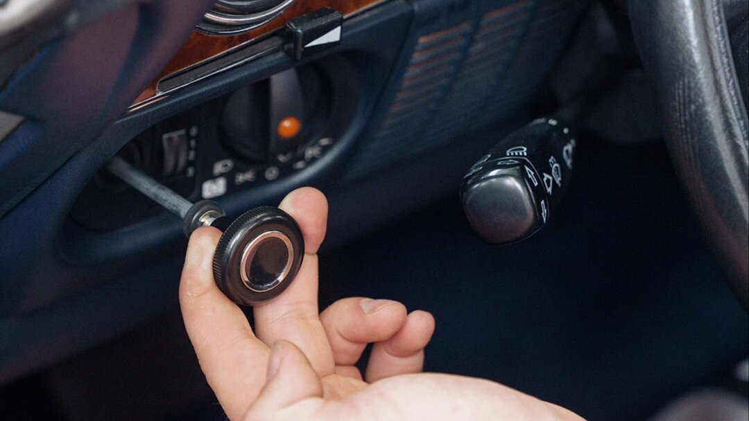 Mercedes-Benz перезапустил производство рукоятки ручника для моделей из 1970-х