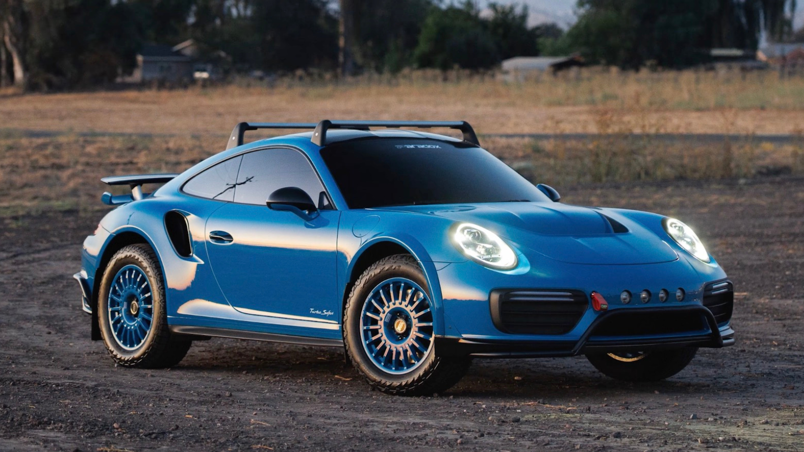 Превращение Porsche 911 в 800-сильный «внедорожник» обошлось в 300 тысяч долларов