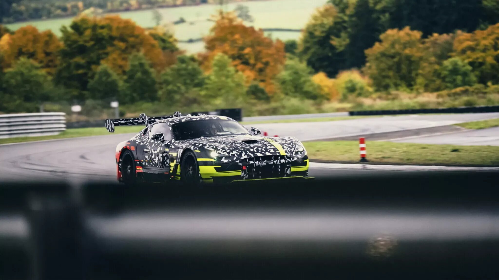 Самый экстремальный Mercedes-AMG GT: официальные фото