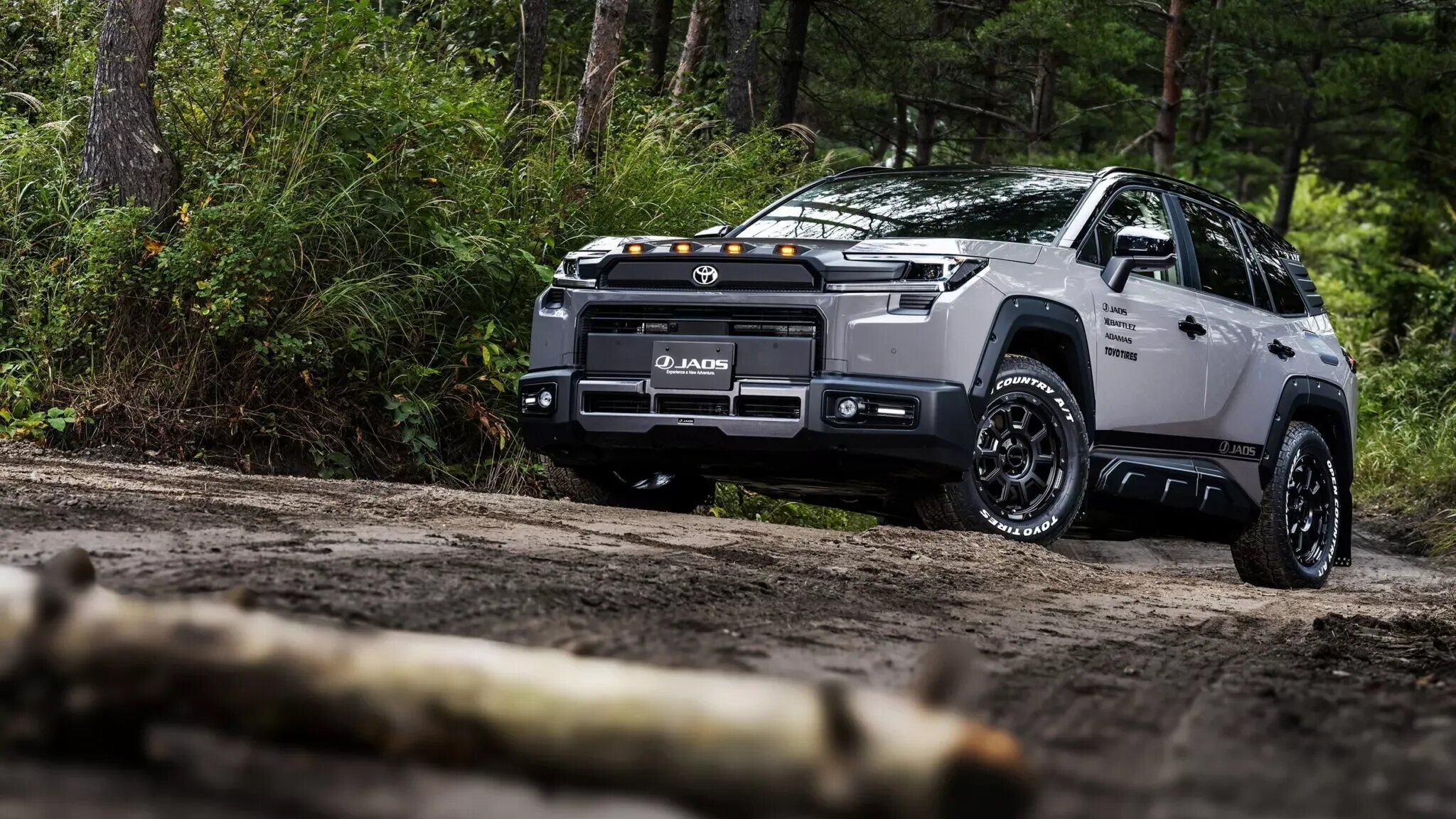 Японские тюнеры сделали кроссовер Toyota RAV4 более внедорожным