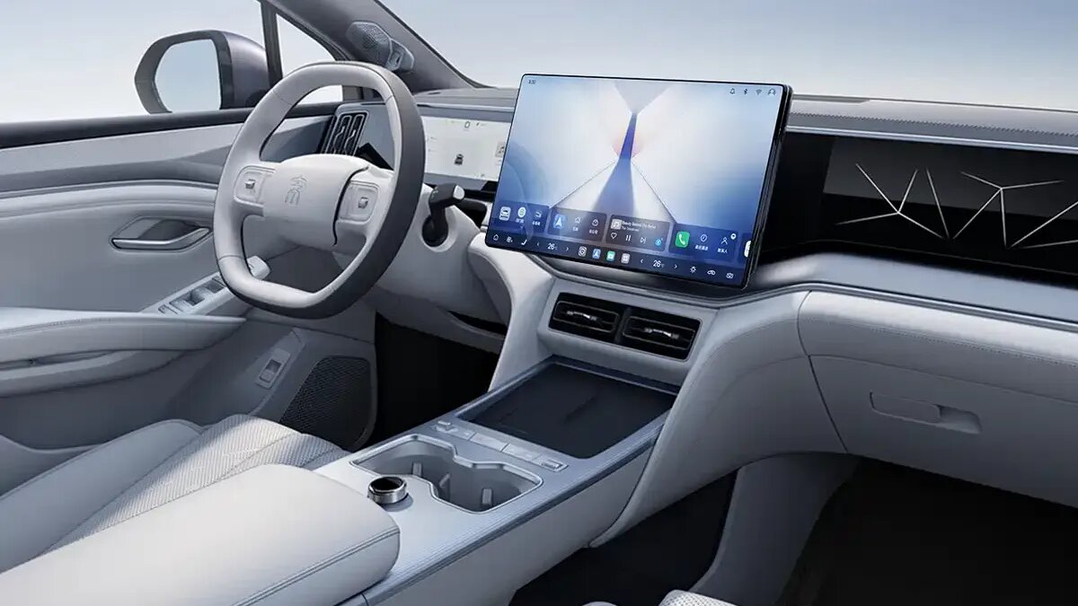 Рассекречен интерьер нового доступного электрокроссовера BYD