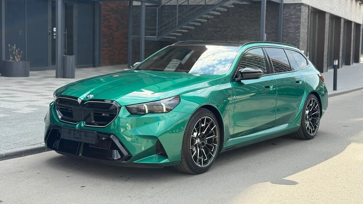 Абсолютно новый BMW M5 Touring хотят продать за 21,7 миллиона рублей