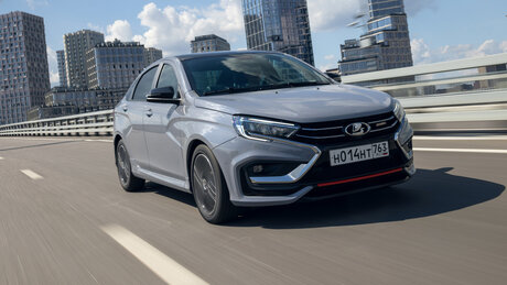 Экспертный тест Lada Vesta Sport: плюсы и минусы «заряженного» седана старой школы