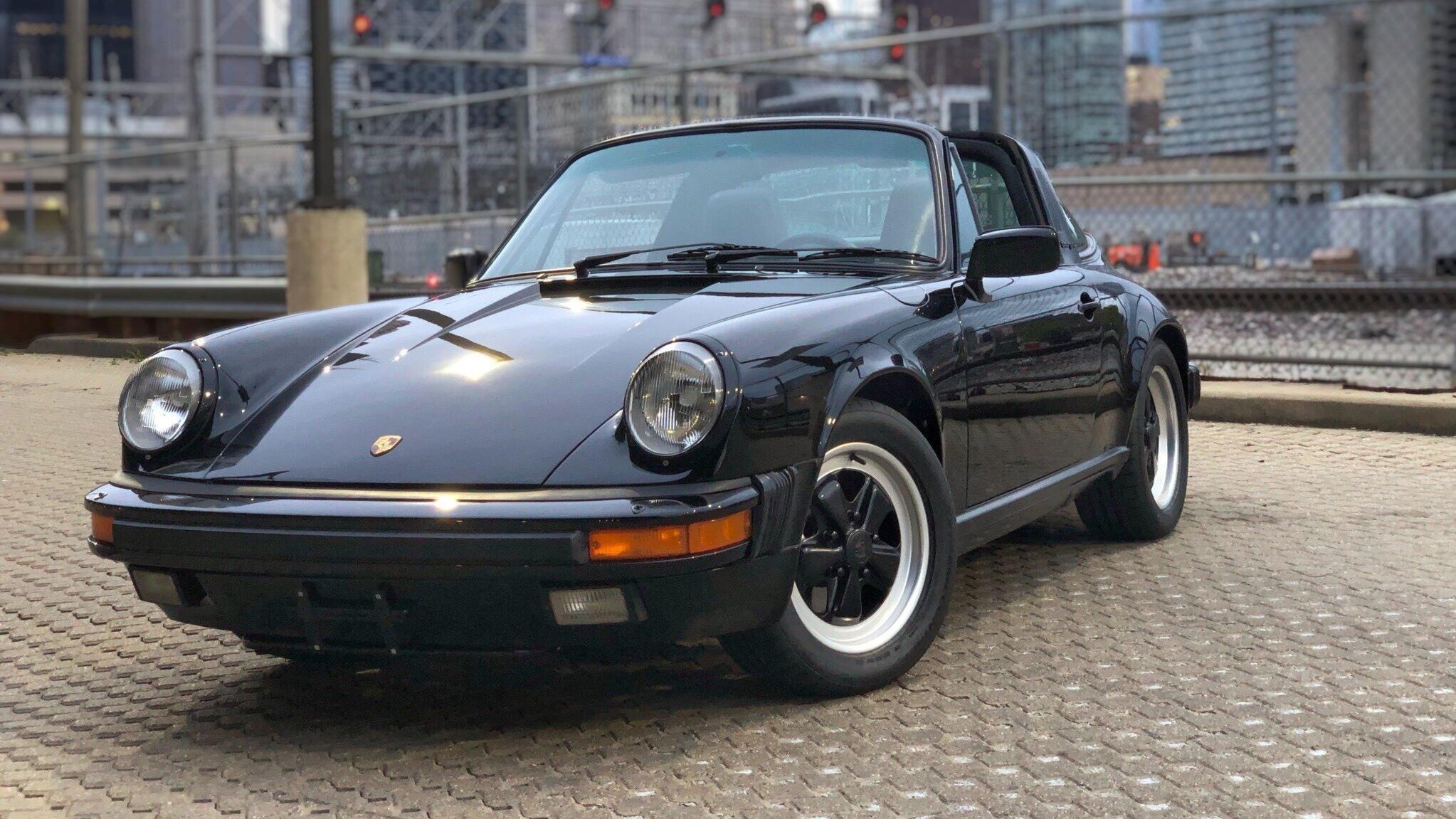 Porsche 911 Тома Круза выставили на торги