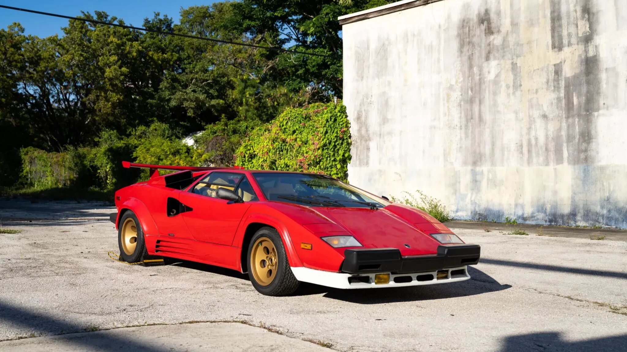 Редкий инжекторный Lamborghini Countach продали за 370 тысяч долларов
