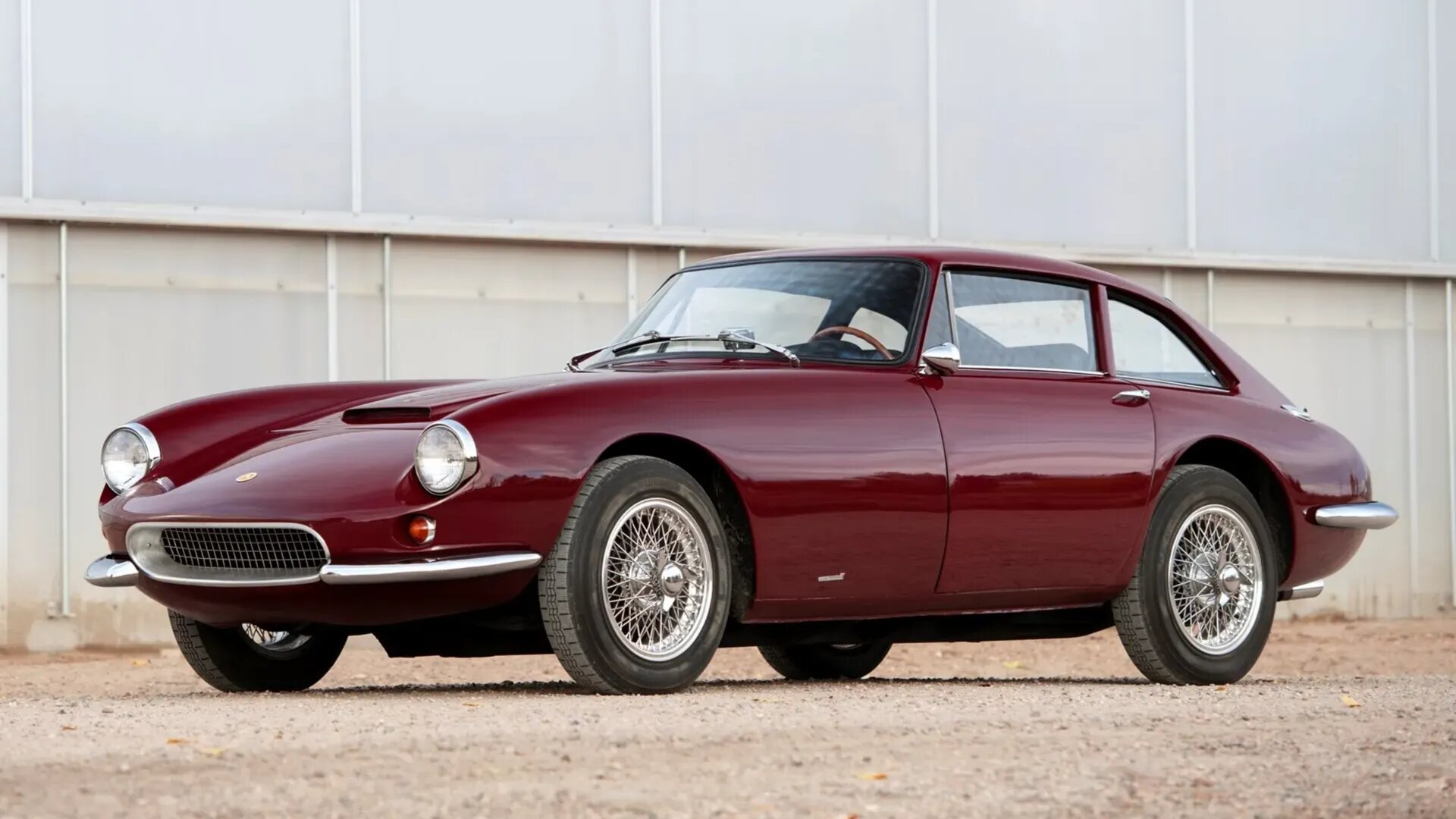 Редчайший спорткар Apollo 3500 GT по прозвищу «американский Ferrari» продадут на аукционе