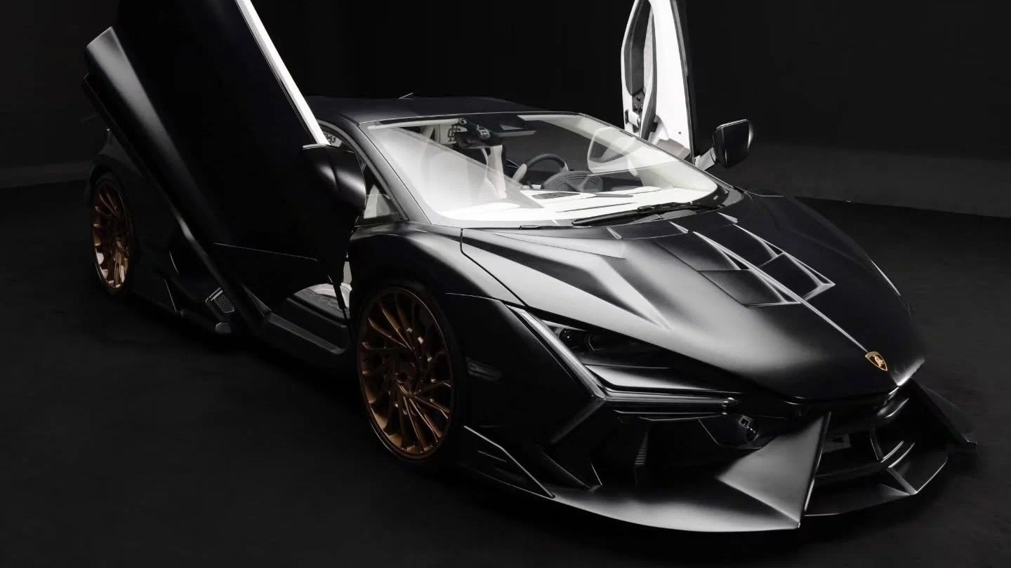 Тюнеры превратили Lamborghini Revuelto в подобие бэтмобиля и переименовали