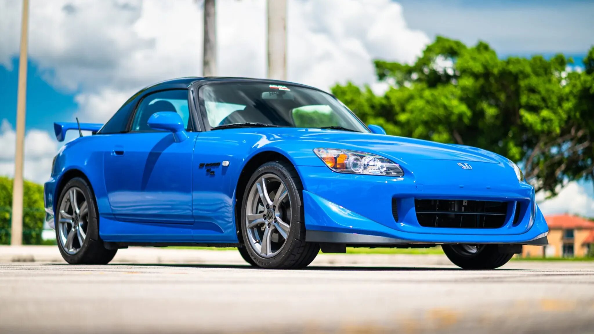 14-летняя Honda S2000 с небольшим пробегом ушла с молотка за 7,5 миллиона рублей