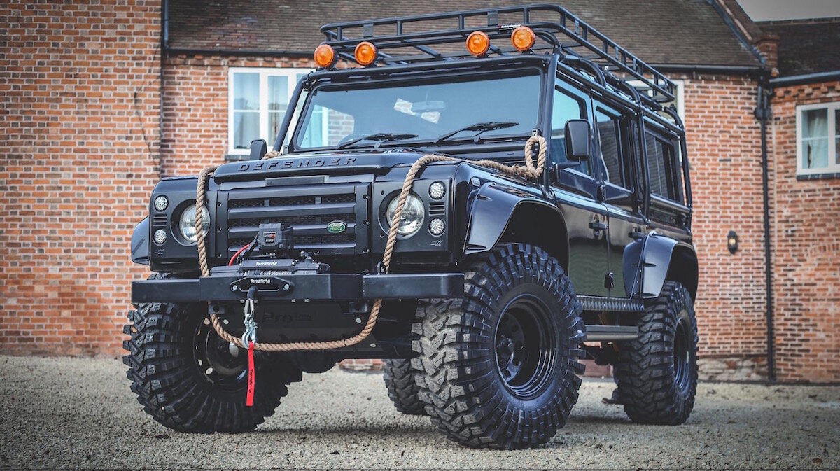 Крутейший LR Defender из последнего фильма про Джеймса Бонда выставили на продажу