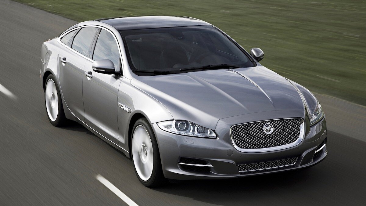 Российский владелец Jaguar XJ отсудил у производителя 41,7 миллиона рублей