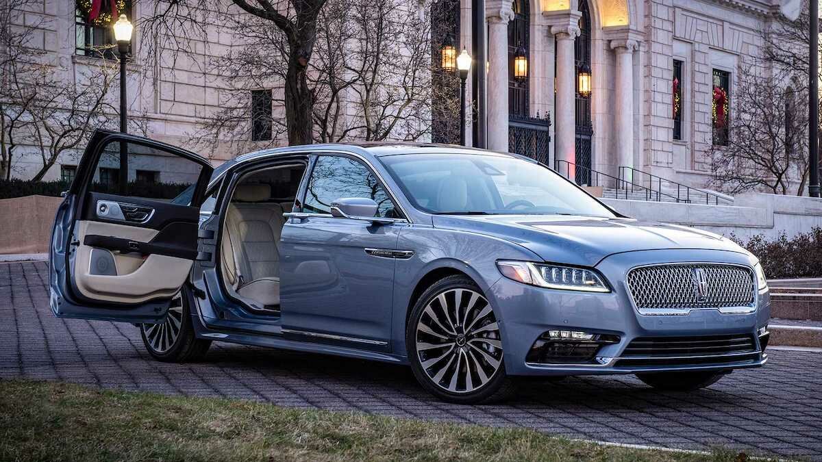Все седаны Lincoln Continental с «суицидальными» дверями распродали за 48 часов