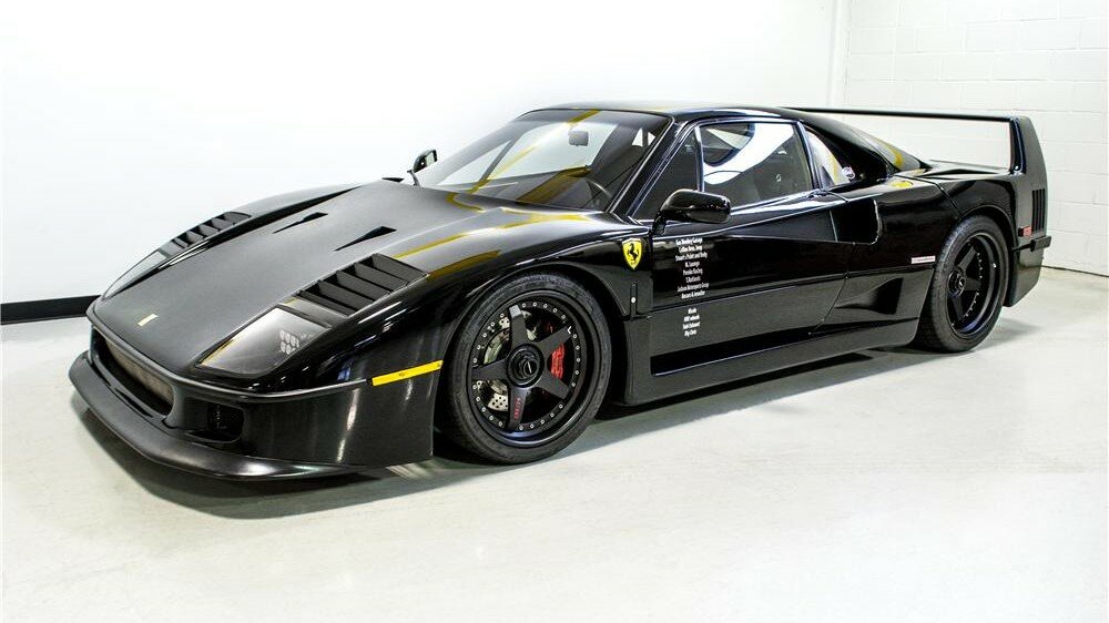 Эту Ferrari F40 сначала разбили, потом арестовали её владельца, а теперь продают