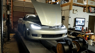Chevrolet Corvette вспыхнул на динамометрическом стенде