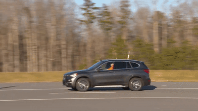 BMW X1 провалил тест системы обнаружения пешеходов. Победили «японцы»