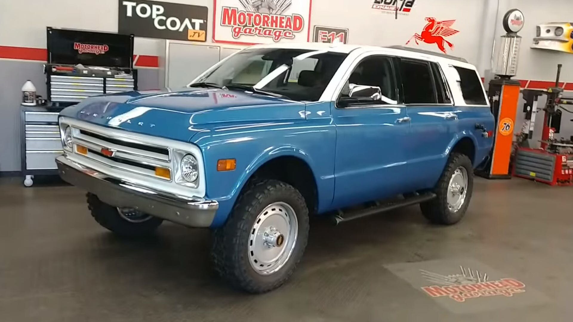Новый Chevrolet Tahoe состарили деталями от машины 51-летней давности