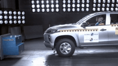 Mitsubishi L200 заработал ноль звёзд в краш-тесте