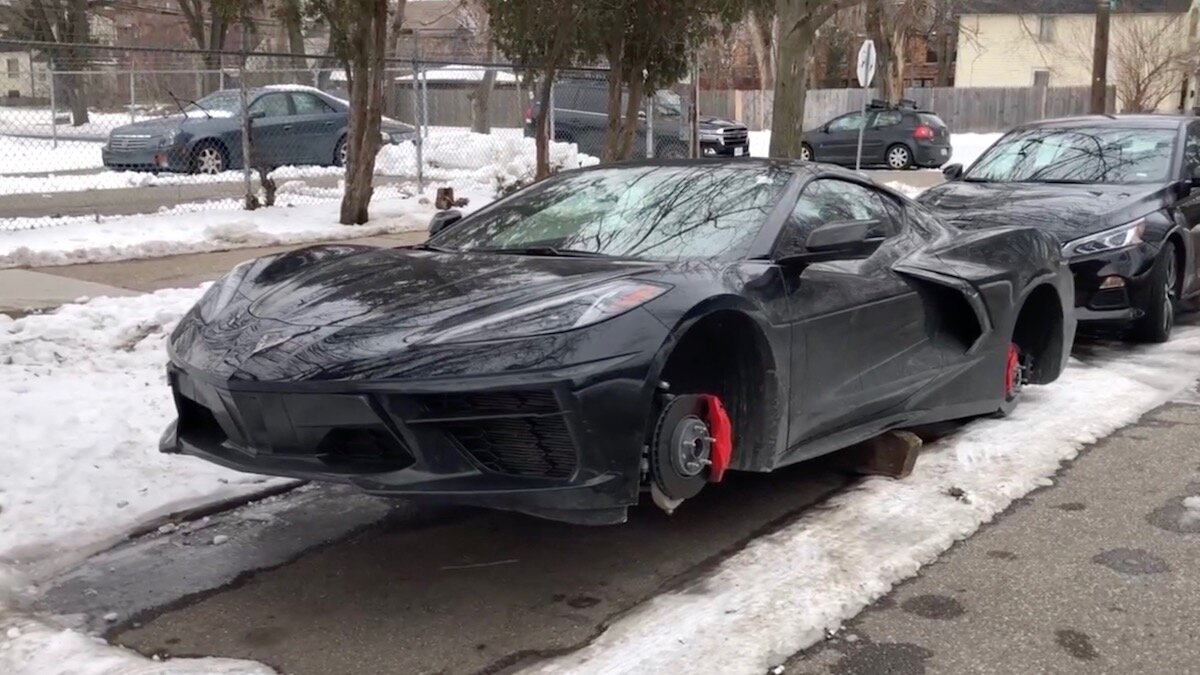 Воры оставили без колёс прототип Chevrolet Corvette
