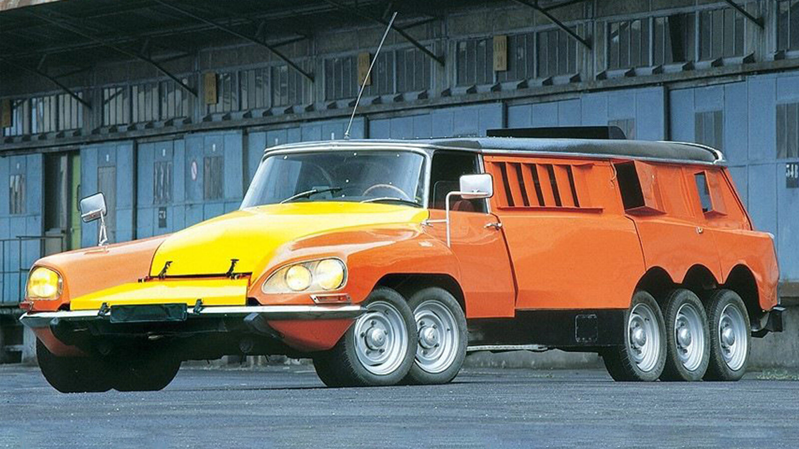 Не ищут лёгких путей: автомобили самых необычных профессий