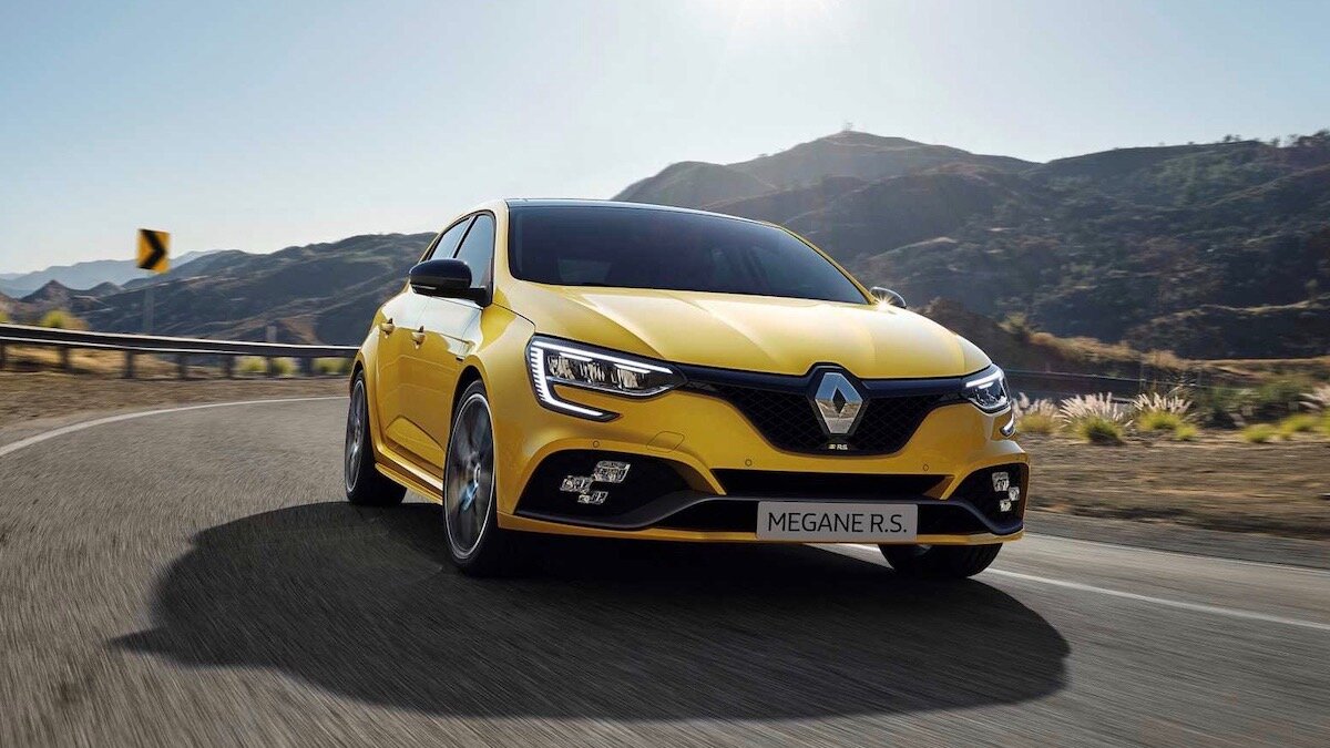 Обновлённый Renault Megane: гибрид и два дисплея в салоне