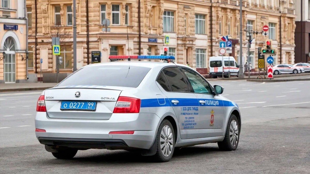 Пропуски и запрет каршеринга в Москве, интерьер маленького кроссовера Kia и другие новости за ночь