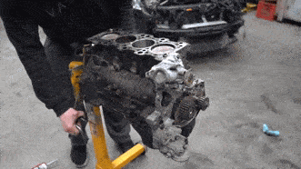 Блогер восстановил заброшенный Lancer Evo и снял всё на видео