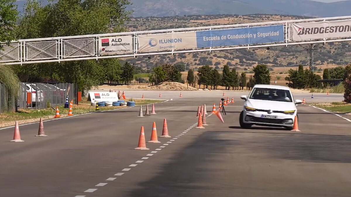Новый Volkswagen Golf провалил «лосиный тест»