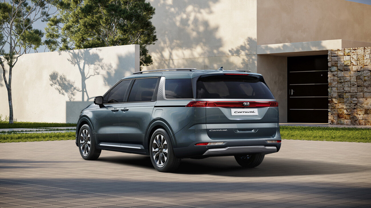 Названы сроки появления в России роскошного минивэна Kia Carnival
