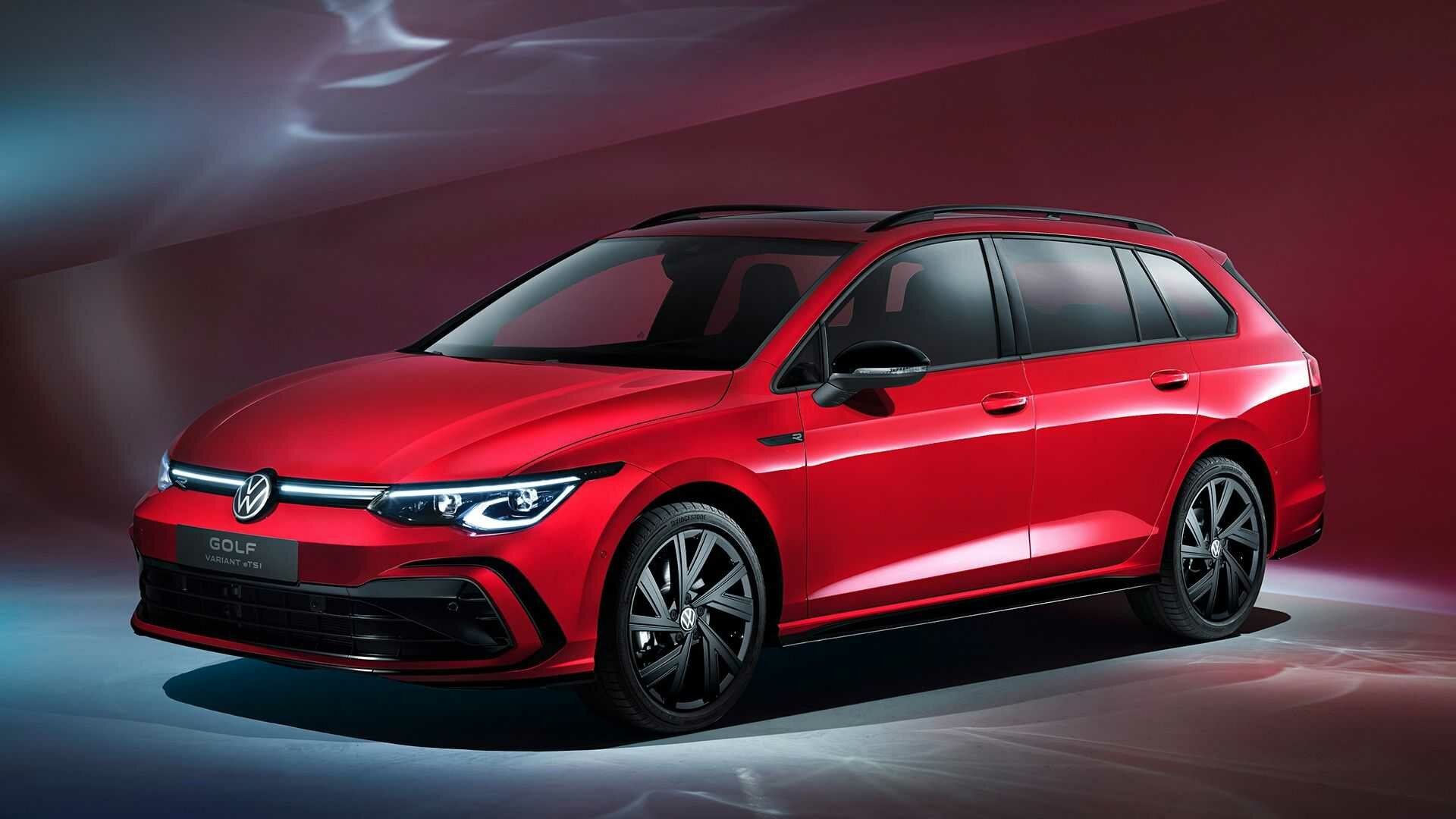 Volkswagen Golf официально превратился сразу в два универсала