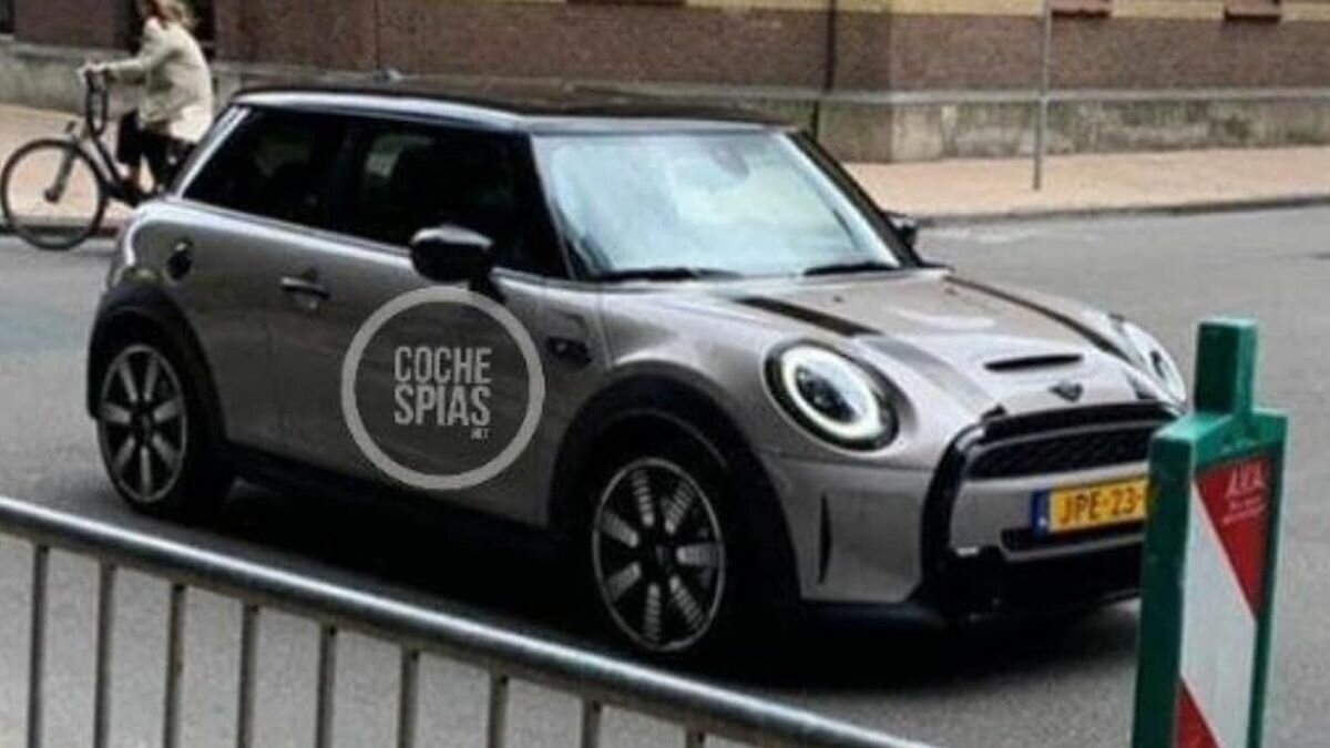 Появился первый снимок обновлённого MINI Cooper S
