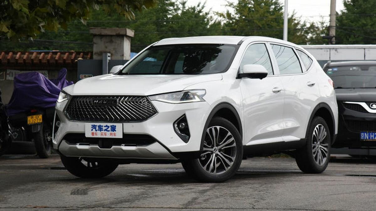Обновлённый кроссовер Haval F7 с огромным экраном представили в Китае
