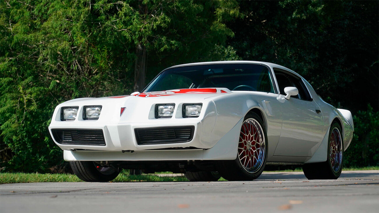 Один из мощнейших в мире спорткаров Pontiac Trans Am уйдёт с молотка