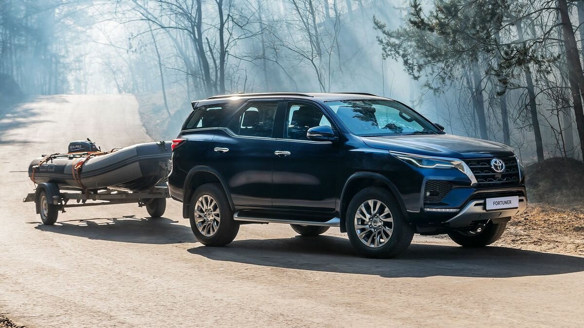 В России стартовали продажи обновлённого Toyota Fortuner с дизельным мотором