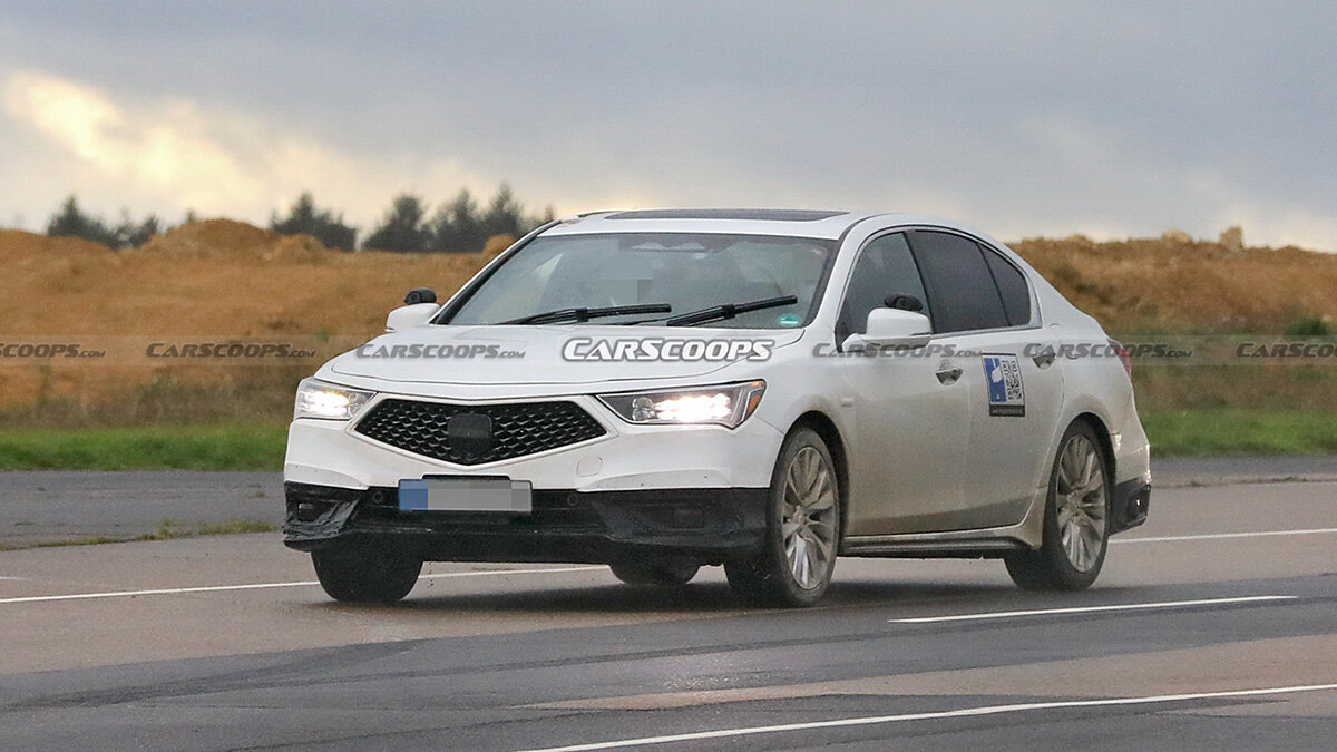 Cамоуправляемый седан Honda Legend впервые замечен на дороге