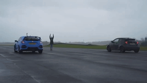 Не похожи ничем, кроме цены: дрэг-битва хот-хэтчей Toyota и Honda с интересным результатом