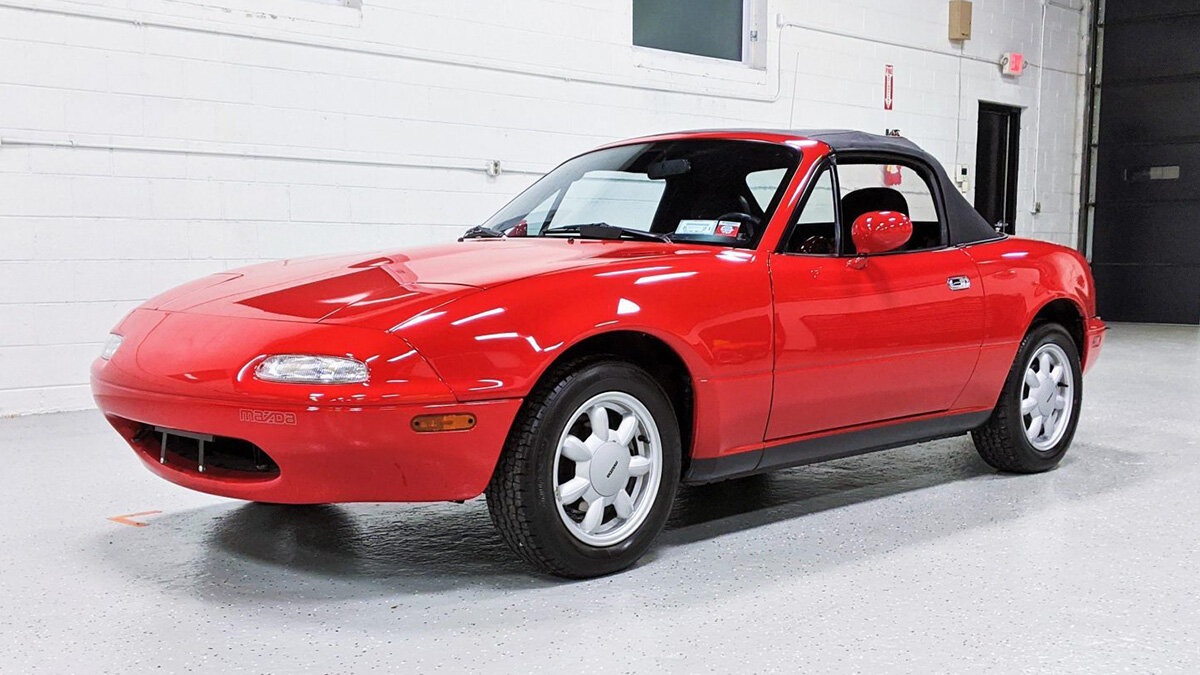 30-летнюю Mazda MX-5 с пробегом меньше 5 тысяч км оценили как новую Toyota Camry