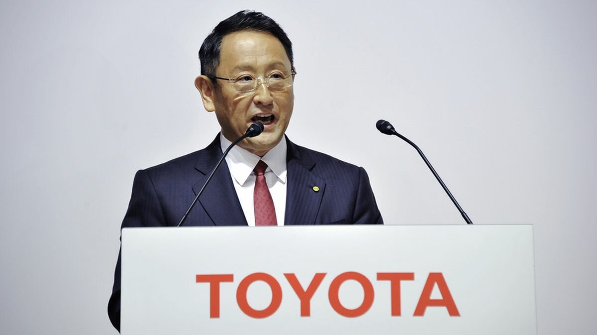Президент Toyota назвал шумиху вокруг электромобилей «чрезмерной»
