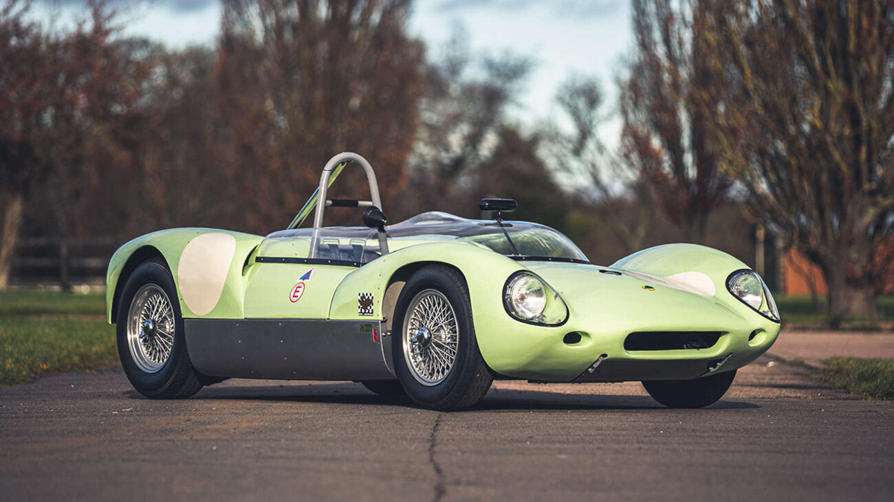 На аукцион выставят легендарный гоночный Lotus из 50-х, на котором побеждали Ferrari