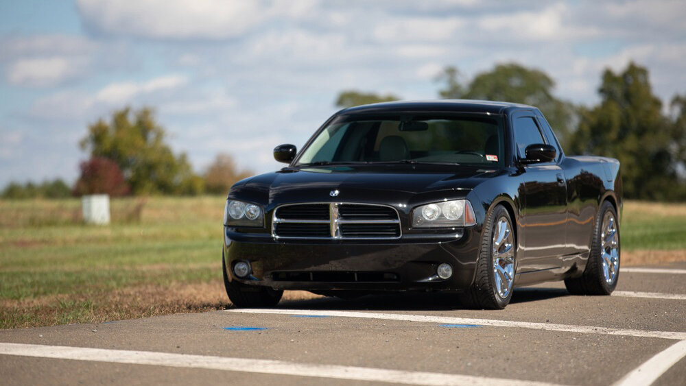 Седан Dodge Charger превратили в пикап и продают — пока недорого