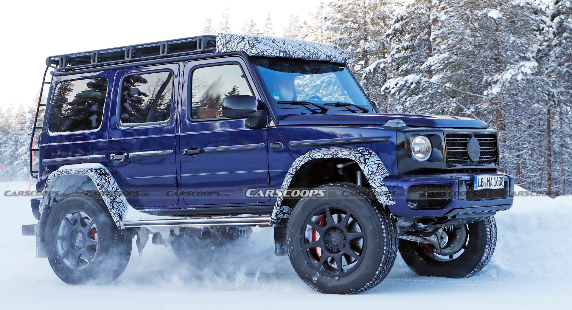 У нового Гелендвагена 4×4² не будет моста спереди: шпионские фото