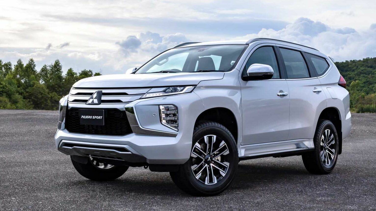 Стали известны цены на обновлённый Mitsubishi Pajero Sport для России