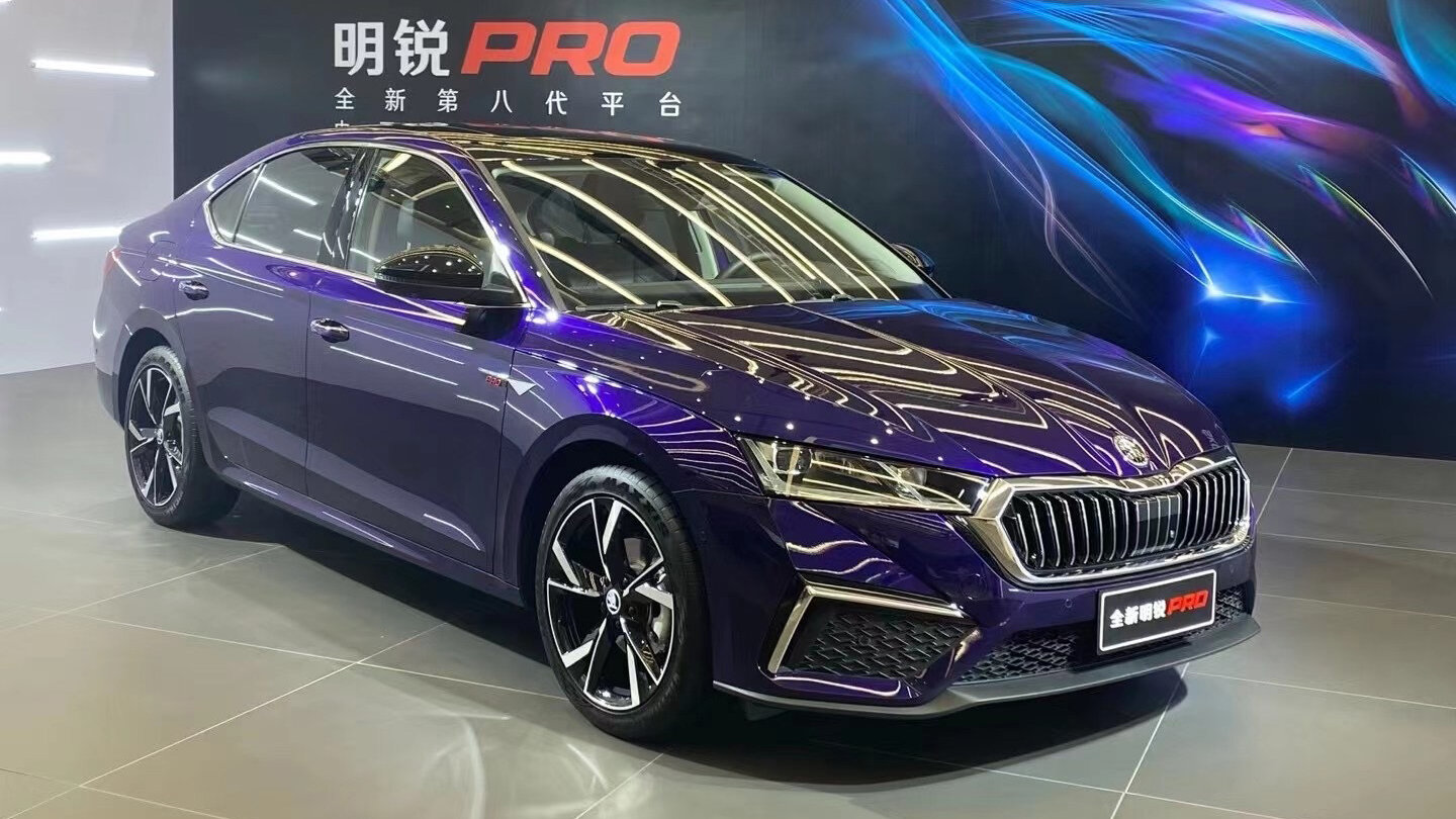 Плюс 44 мм: Skoda Octavia получила удлинённую версию Pro