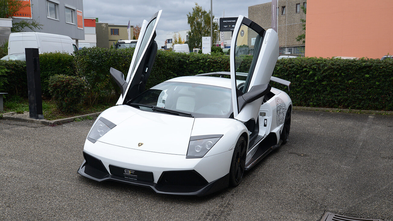 Один из 20 существующих Lamborghini Murcielago Versace выставили на продажу